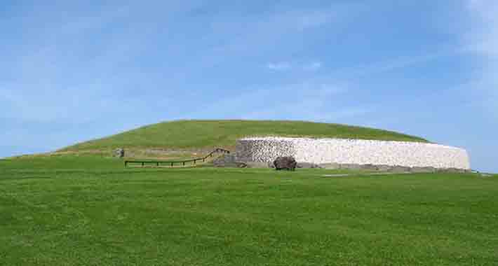 Obiective turistice Drogheda, Newgrange