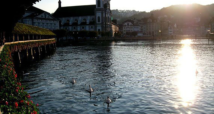 Obiective turistice Lucerne, Malul drept al raului