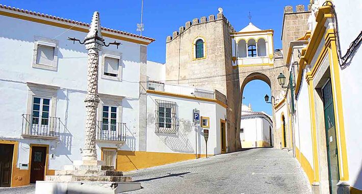 Obiective turistice Elvas, Largo de Santa Clara