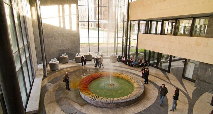 Obiective turistice Karlovy Vary, Hot Springs si Mill Colonade