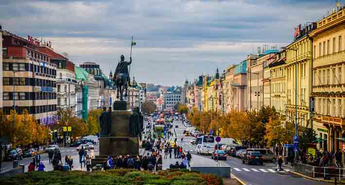 Obiective turistice Praga, Piata Wenceslas