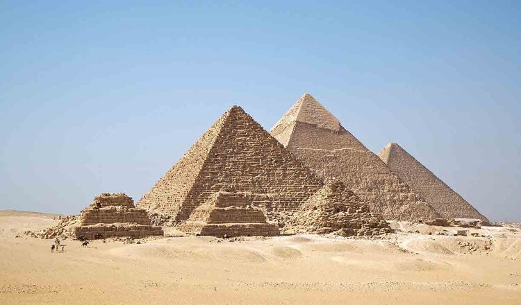 Piramidele din Giza