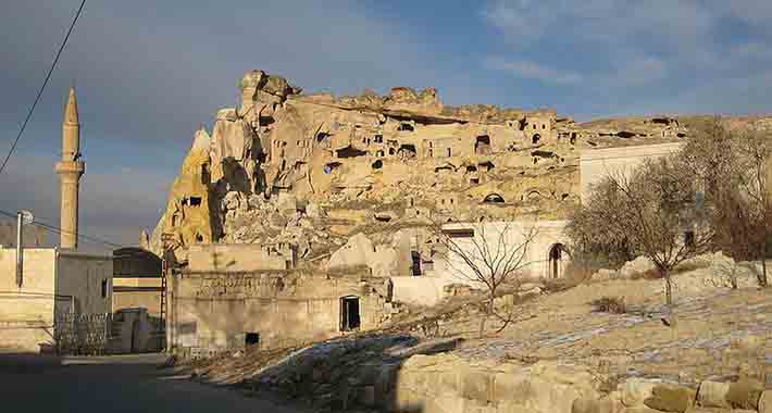 Obiective turistice Cappadocia, Satul Cavusin