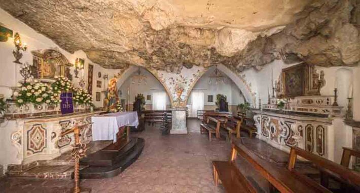 Obiective turistice Taormina, ​Madonna della Rocca si Via Circonvallazione