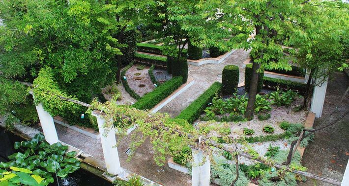 Obiective turistice Salerno, Gradinile Minervei (Giardini della Minerva)