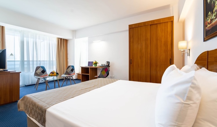 Bucură-te de un concediu la mare de neuitat, la Savoy Hotel Mamaia