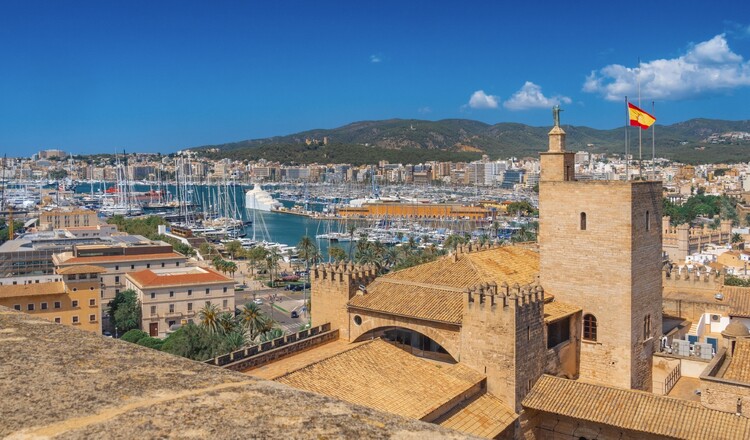 Când este momentul ideal să rezervi bilete de avion spre Spania?